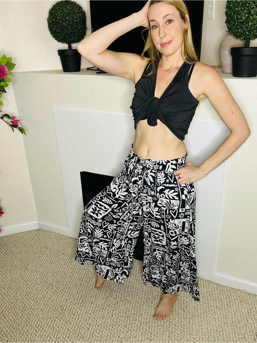 New Women's Black & White Wide-Leg Crop Pants